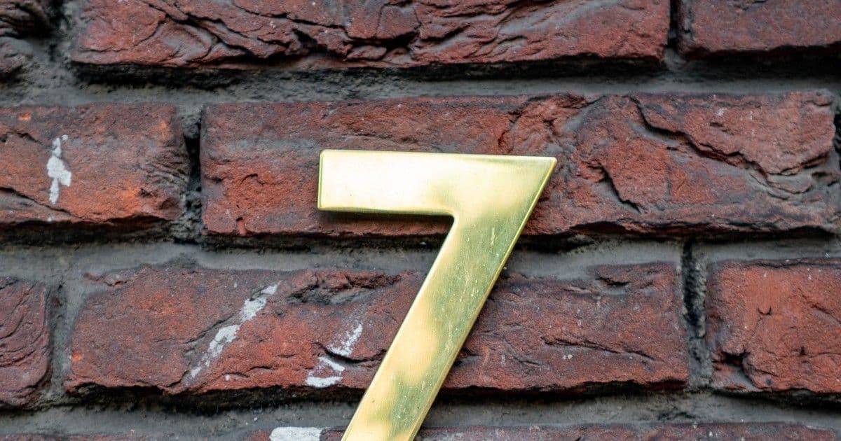 Rejtély a 7-es háznál: Miért tűnt el nyomtalanul a család?