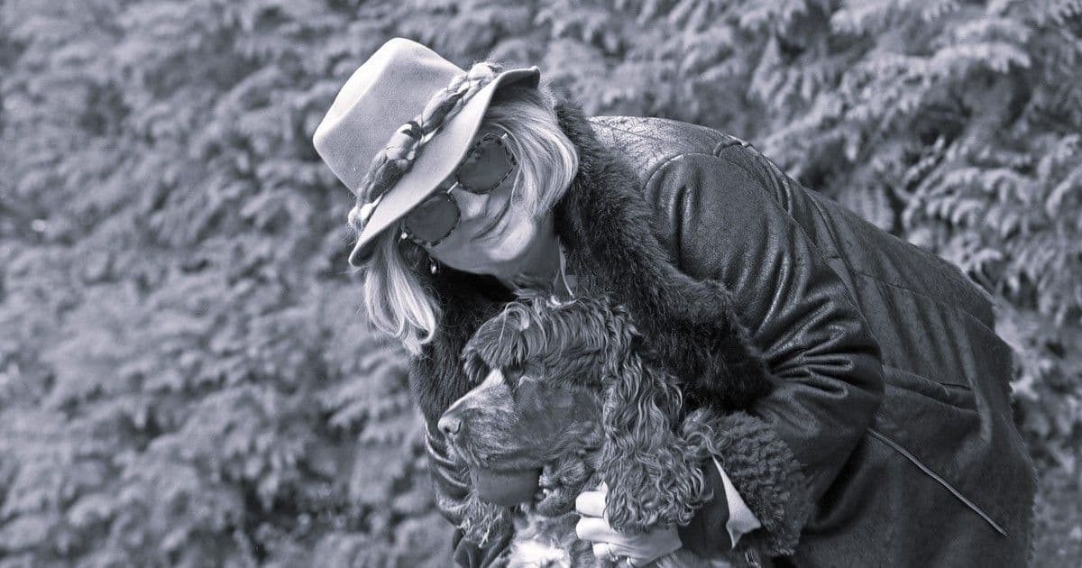 Virágözönnel búcsúztak a színpad csillagától: Voith Ági emléke örökké él