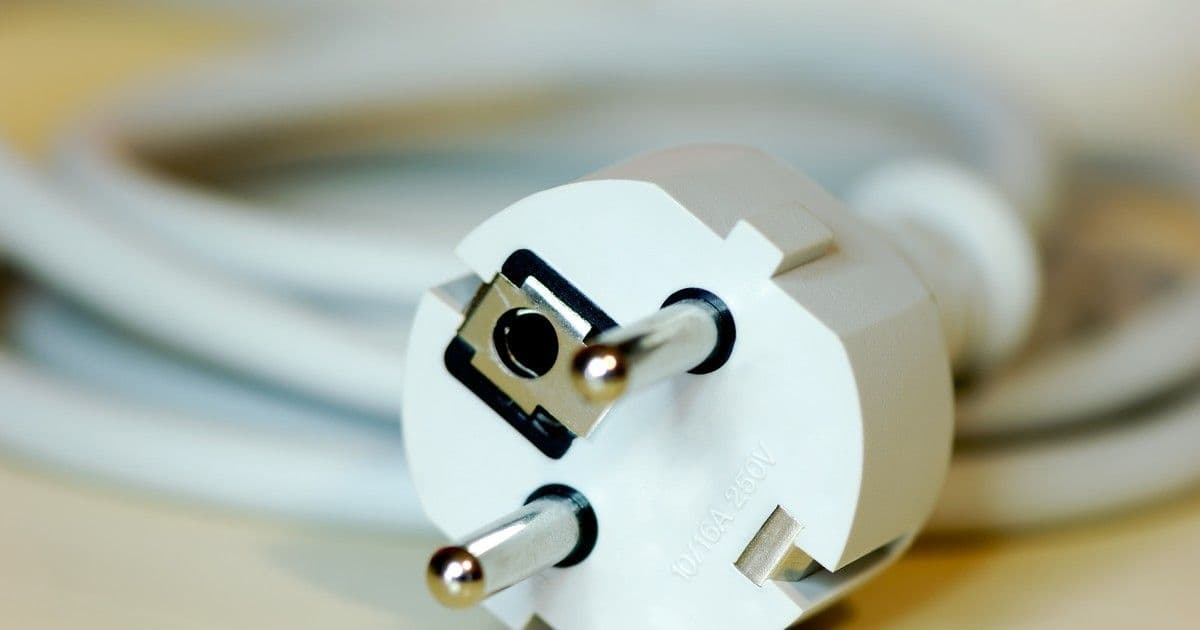 Ezt a 4 rejtett áramfalót minden este húzd ki a konnektorból: rengeteg pénz spórolhatsz így