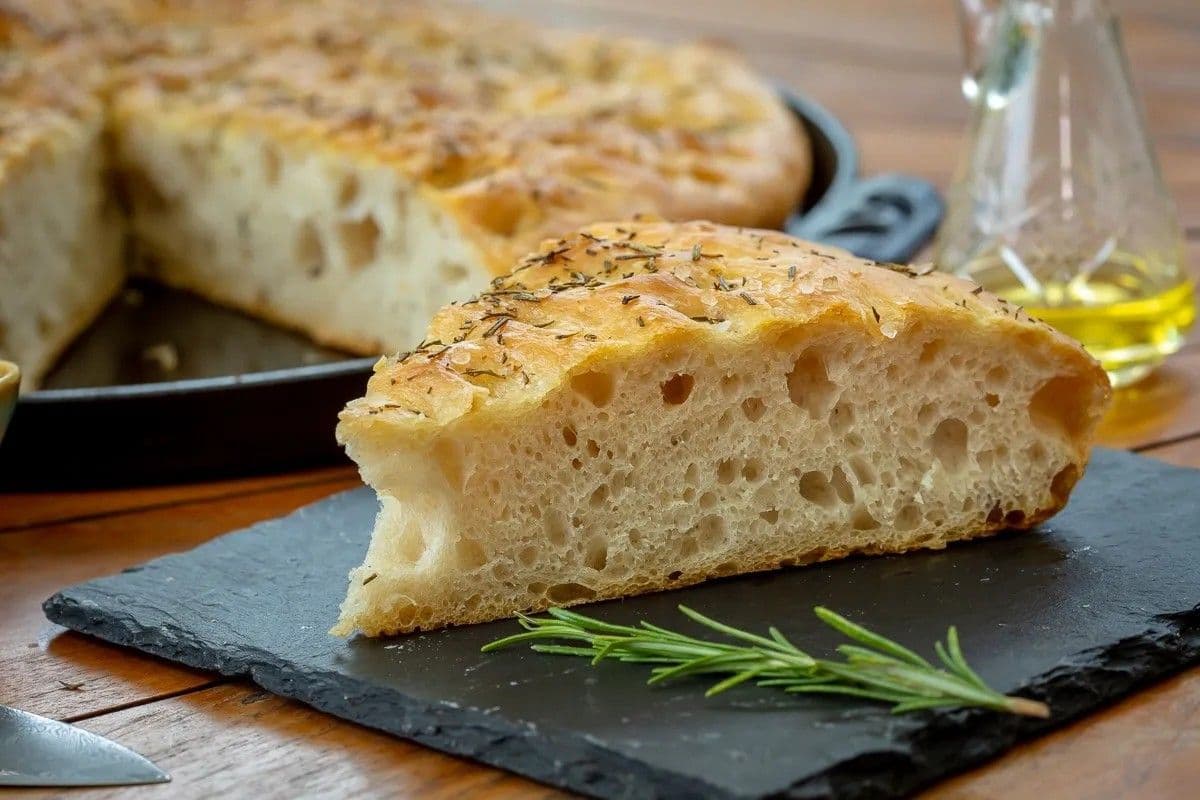 Focaccia varázslat: Rozmaringos-kovászos csoda, ami minden grillparti sztárja lehet!