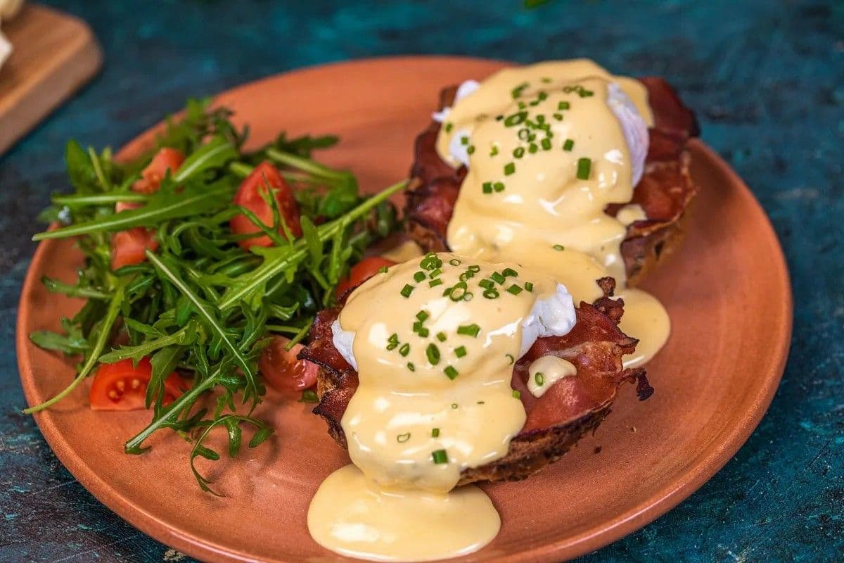 Fedezd fel a reggelik királyát: Benedek-tojás, a luxus ínyencség!