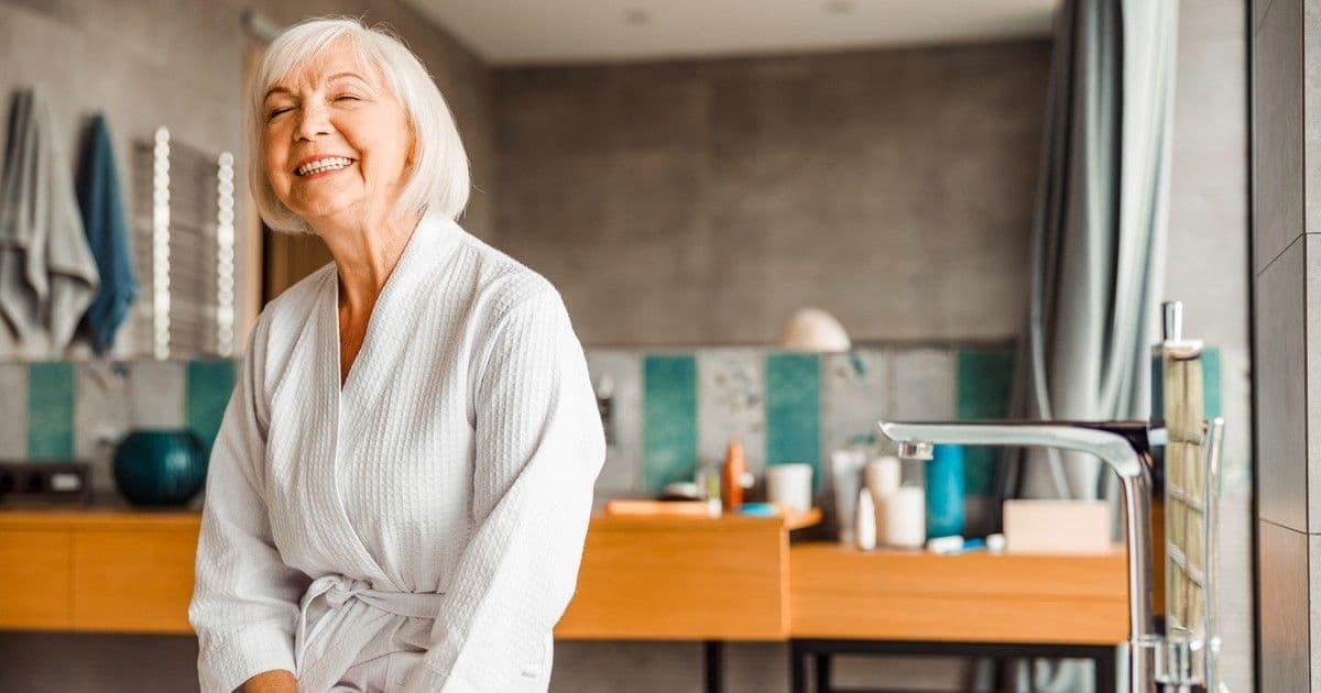 Szakértői titok: Hányszor kellene tényleg fürdeni 65 év felett?