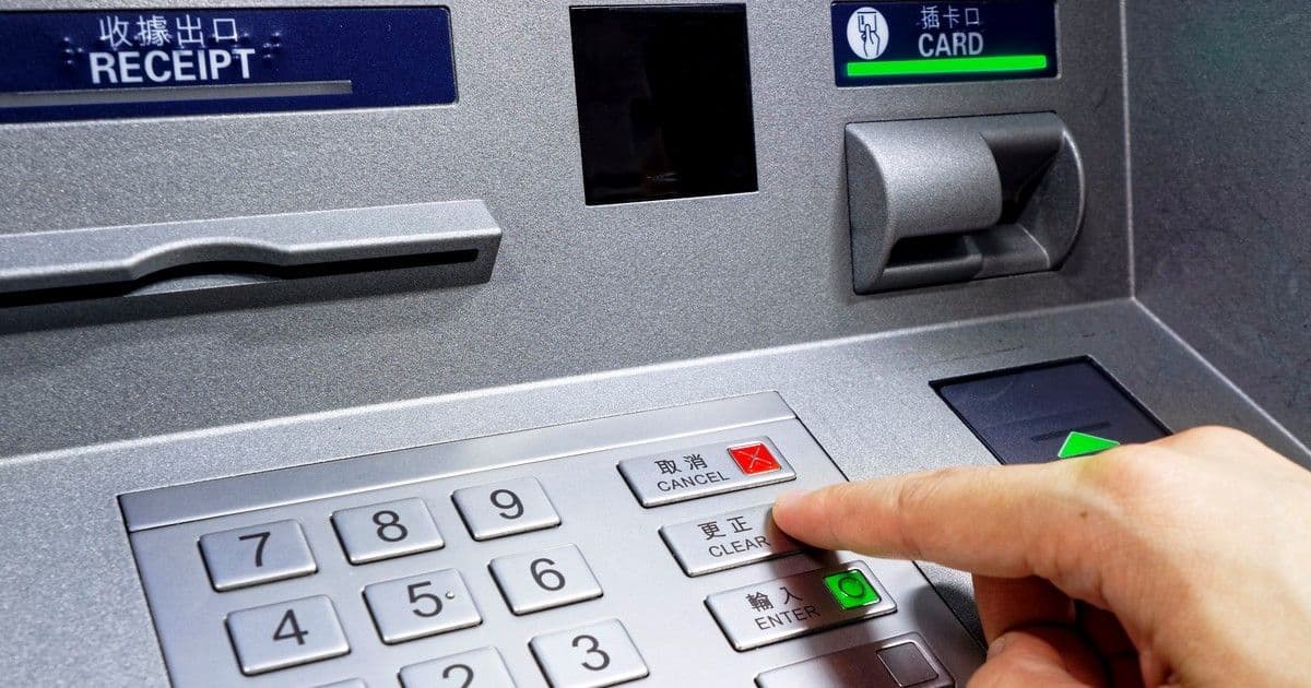 2026-tól: Időseknek ingyenes pénzfelvétel! Mit jelent ez a gyakorlatban?