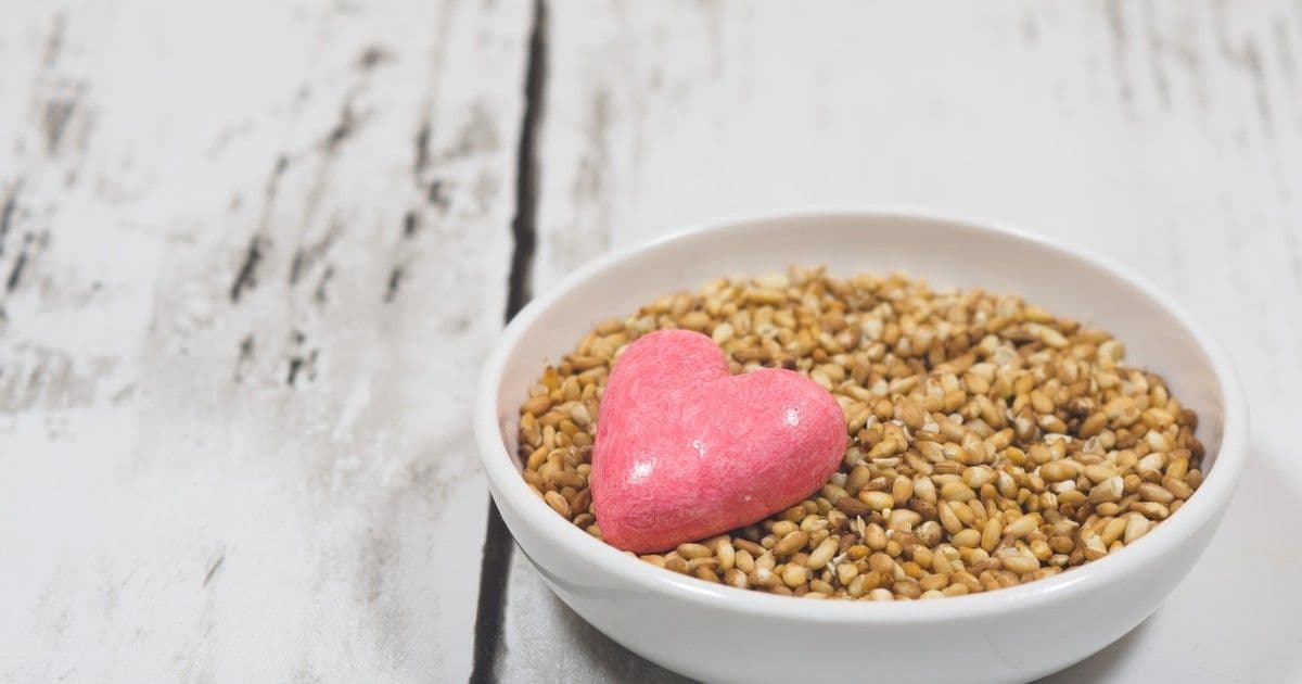 A szezámmag titkos ereje: a májad új védelmezője