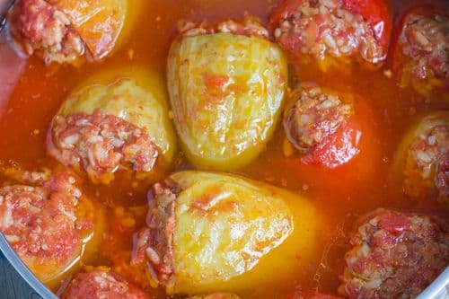 Így készül a család kedvence: a töltött paprika titka feltárul!