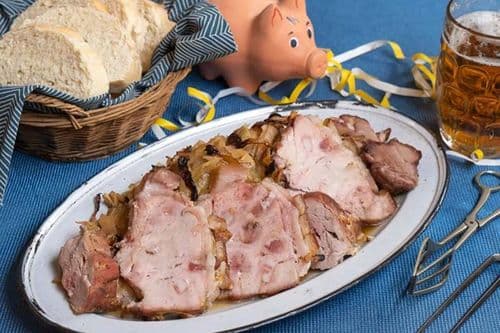 Felejtsd el a hagyományos szilvesztert! Így varázsolj szerencsét az újévbe malacsülttel!